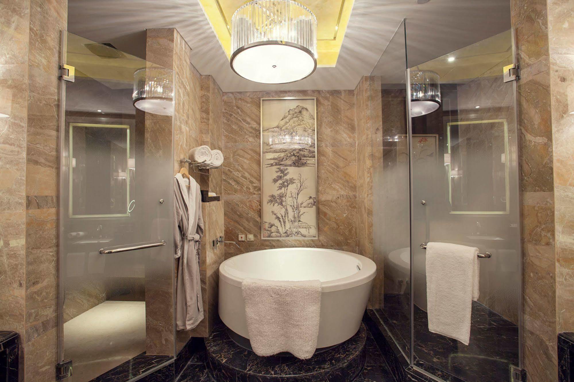Palace Garden And 5* Beijing