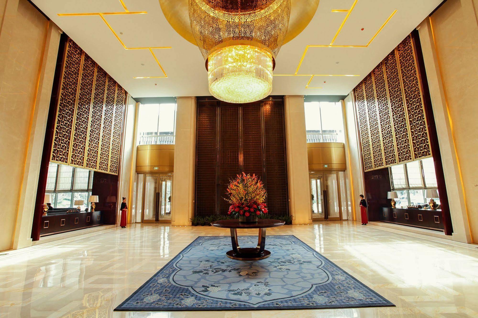 Palace Garden And Hotel